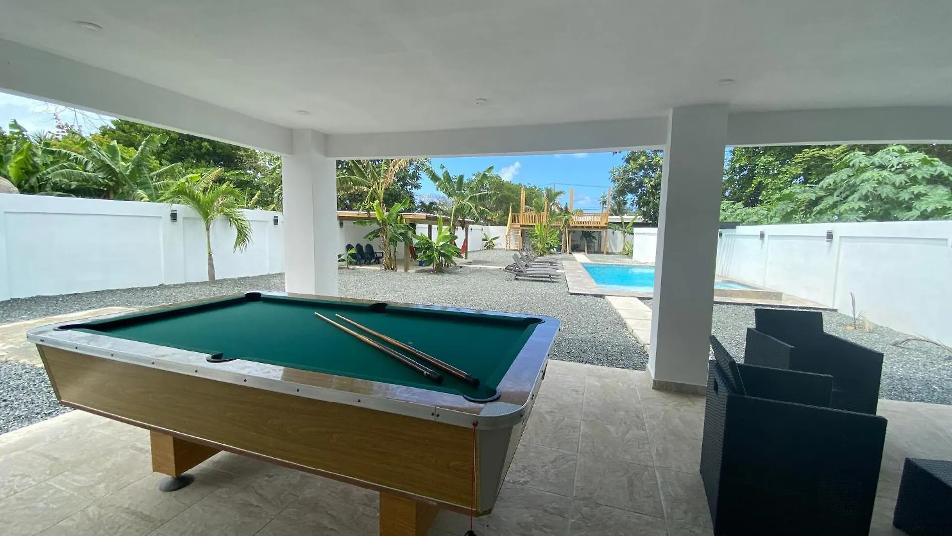 Sleek 3-Bdr Oasis Villa Iris Luquillo 0*,
